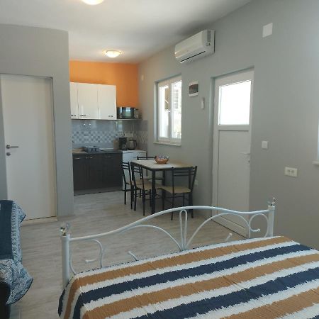 Ližnjan Studio Apartment Palmira מראה חיצוני תמונה