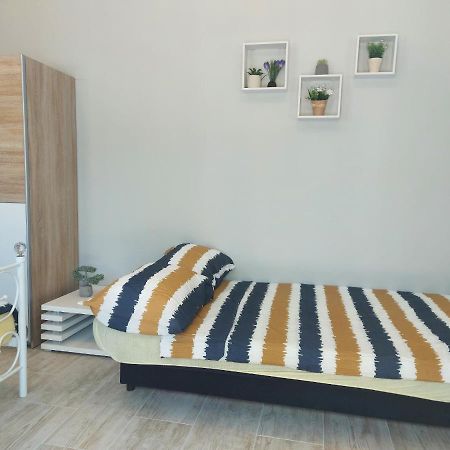 Ližnjan Studio Apartment Palmira מראה חיצוני תמונה