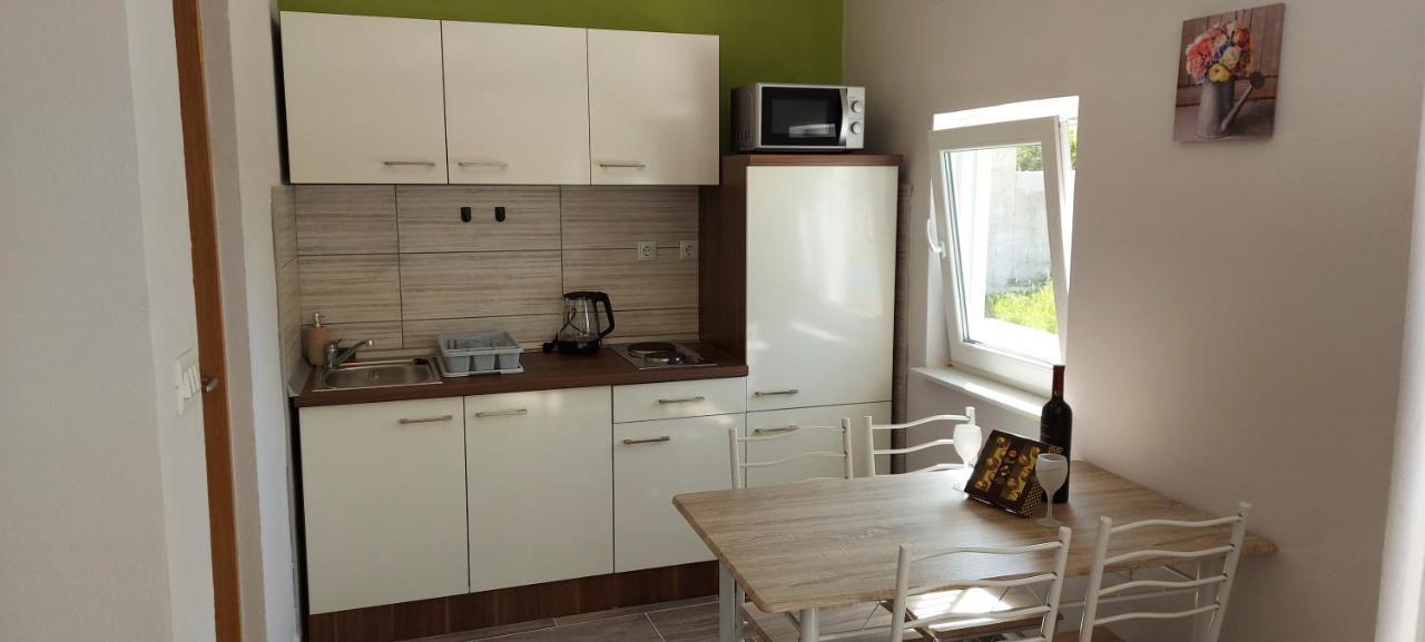 Ližnjan Studio Apartment Palmira מראה חיצוני תמונה