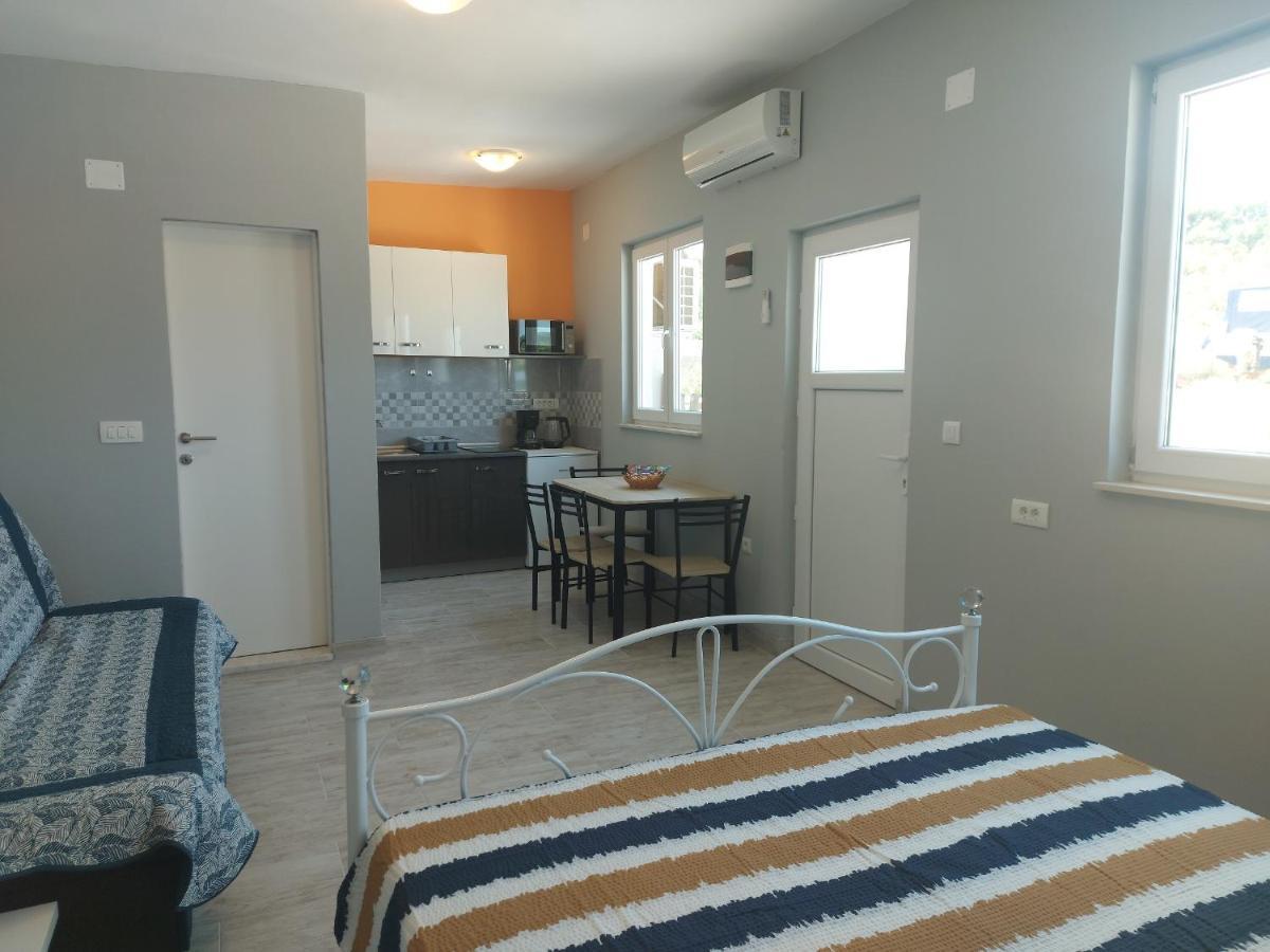 Ližnjan Studio Apartment Palmira מראה חיצוני תמונה