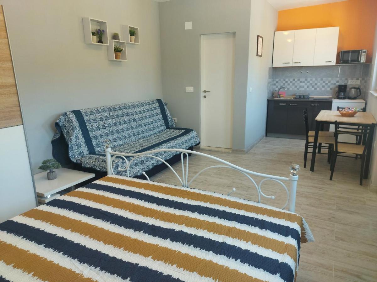Ližnjan Studio Apartment Palmira מראה חיצוני תמונה