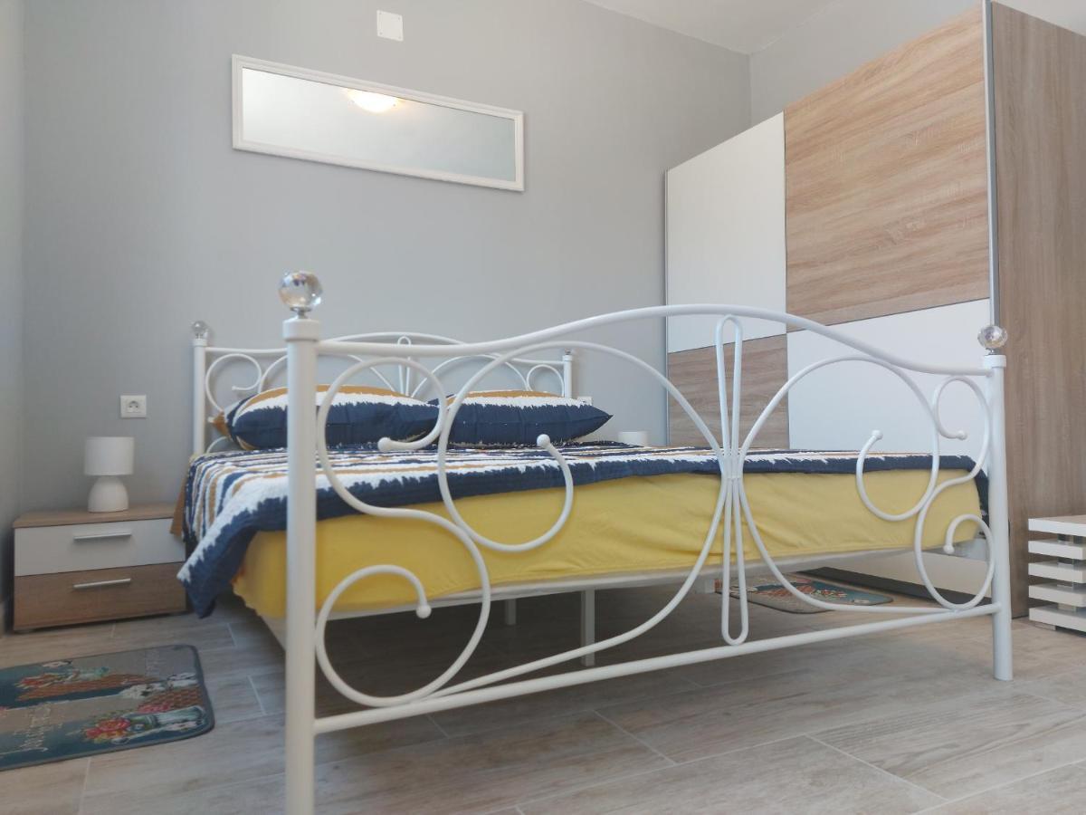 Ližnjan Studio Apartment Palmira מראה חיצוני תמונה