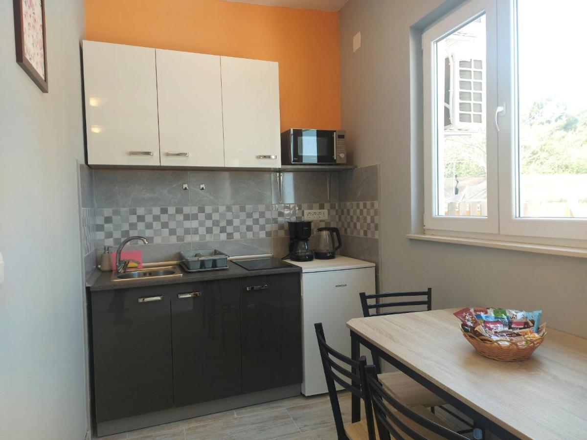 Ližnjan Studio Apartment Palmira מראה חיצוני תמונה